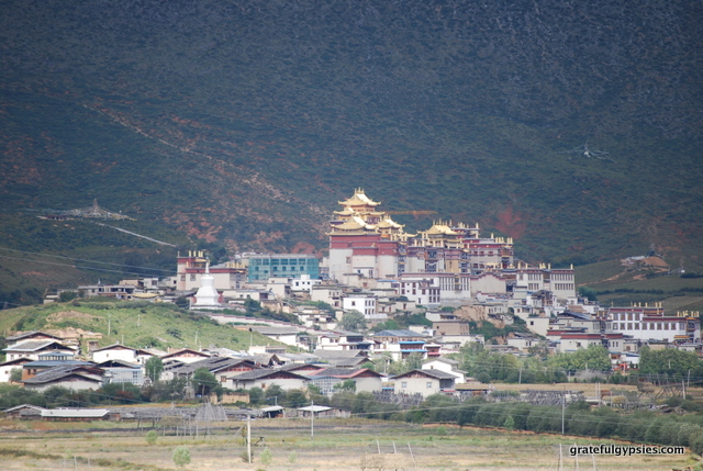 Songzalin Monastery in the distance.