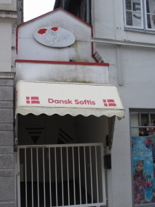 ”Dansk Softis” in Flensburg. In Denmark, the sign would’ve said ”Dansk Softice”.
