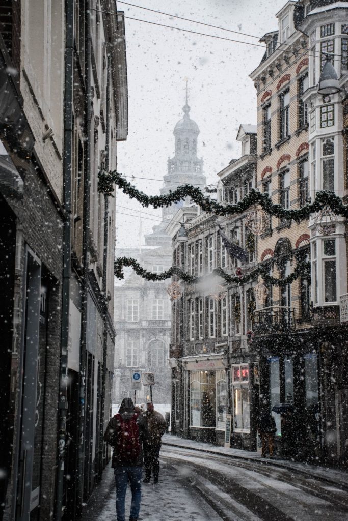 Christmas, kerst, traditions, snow, Maastricht, Netherlands, kerstavond