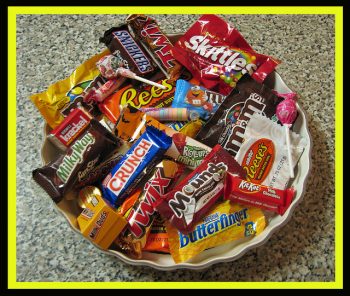 A bowl of Halloween candy.