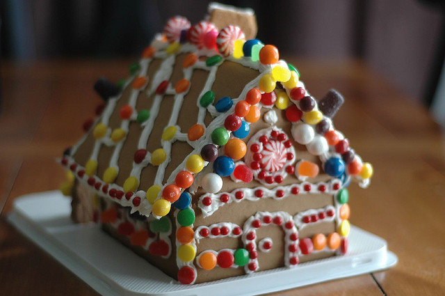 Image of a gingerbread house by Carrie Stephens on Flickr.com is licensed under CC BY 2.0.