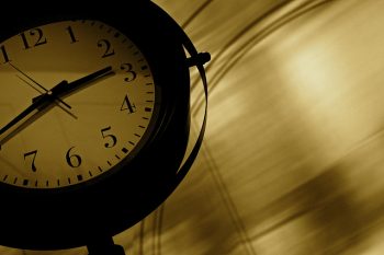 25 English Expressions About Time