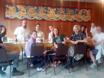 Esperanto speakers meet for lunch