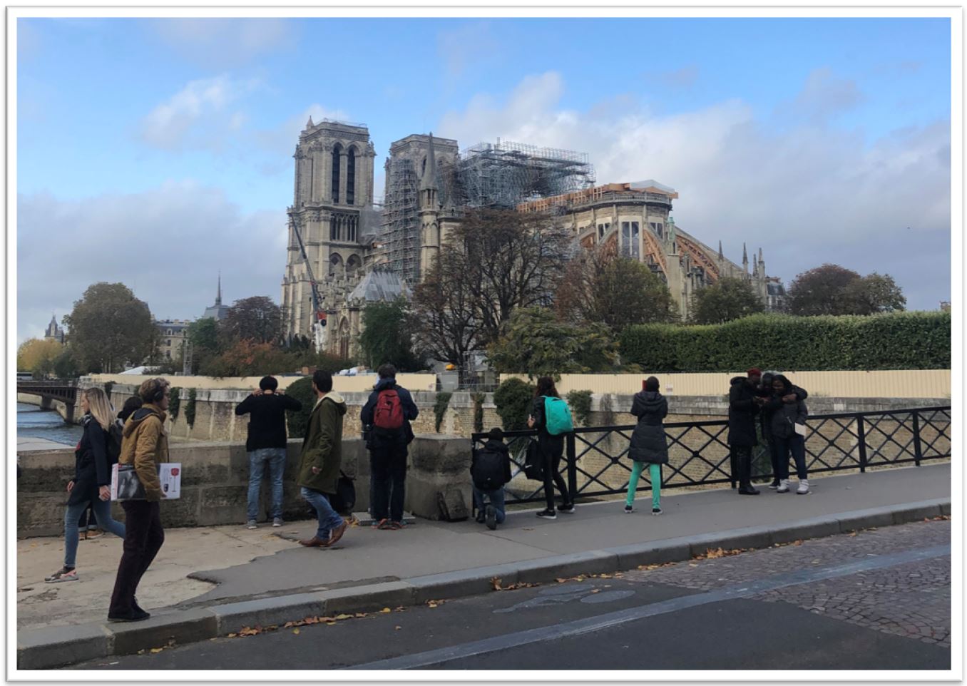 paris-notre-dame-cathedral-in-flames-news-dw-15-04-2019