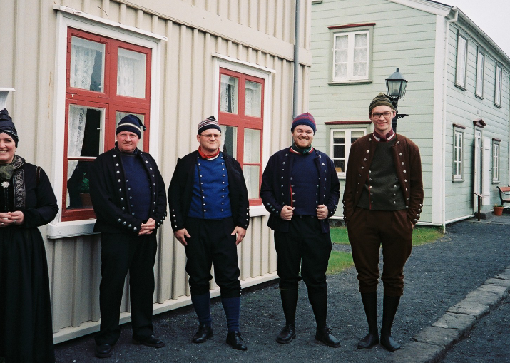 Icelandic_mens_national_costume