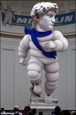 Statue-of-David-as-the-Michelin-Man--96374