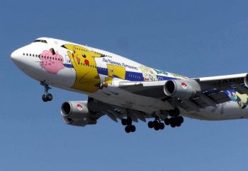 ANA Boeing 747-400 featuring Clefairy, Pikachu, Togepi, Mewtwo, Snorlax. Courtesy of Wikimedia Commons.