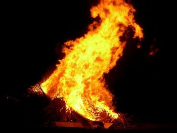 Bonfire. Courtesy of Wikimedia Commons.