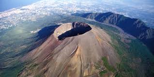 Mount Vesuvius today. Courtesy of Wikimedia Commons.