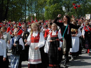 Celebrating Norway. (Photo by Sean Hayford O’Leary at Flickr: http://www.flickr.com/photos/sdho/52901598/in/photolist-5F93p-5F8yb-5F8Kw-5F8Hx-5F944-5F92x-5F8za-5F8HD-5F8Gt-5F8Bw-5F96c-5F94T-5F8Jq-5F8At-5F8Fg-5F8yC-5F95J-5F8G9-5F8Do-5F8F1-5F8Pw-5F8H9-5F956-5F8Fw-5F8DK-5F8wP-5F8vg-5F93D-5F95W-5F8RS-5F8zy-5F8xu-5F8Qs-5F94m-5F8GD-5F8sh-5F8FX-5F8MR-5F8LJ-5F8Cz-5F92T-5F96s-5F8Ni-5F8rP-5F8Pk-5F8xe-5F8N8-5F8Nw-5F8Qa-5F8w8)