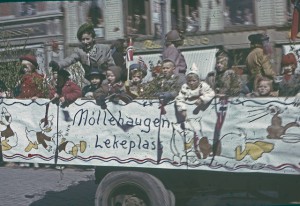 Donald Duck has been popular in Norway for decades… Photo from the Møllehaugen playground May 17th National Day Parade, Trondheim, 1955. (Photo courtesy of the Municipal Archives of Trondheim at Flickr, CC License.)