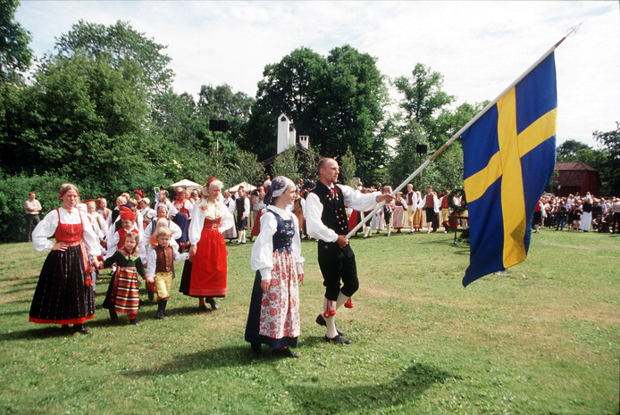 Folkdräkt 2.0: Re-inventing the national costume | Swedish Language Blog